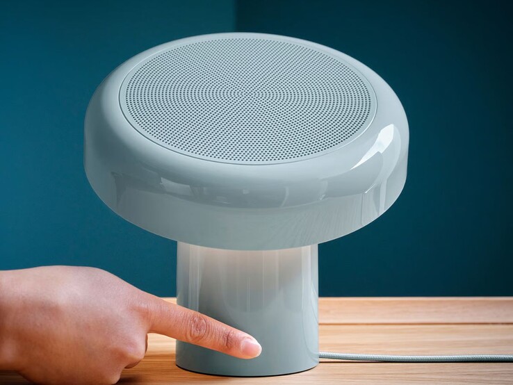 Az IKEA Blomprakt Bluetooth hangszórós lámpa. (Kép forrása: IKEA)
