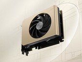 A kompakt MSI GeForce RTX 5050 Inspire ITX elegáns, aranyszínű dizájnnal rendelkezik (Kép forrása: MSI)