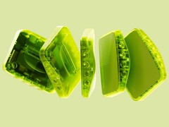 Az Analogue 3D Prototype Limited Edition öt színben kapható, köztük az Extreme Green (a képen).