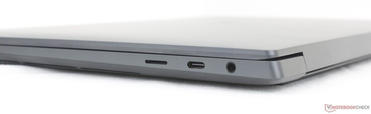 Jobbra: microSD kártyaolvasó, USB-C 4.0 Thunderbolt 4 (40 GBit/s, DisplayPort-ALT üzemmód, Power Delivery), 3,5 mm-es audió