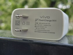 80 W-os hálózati adapter
