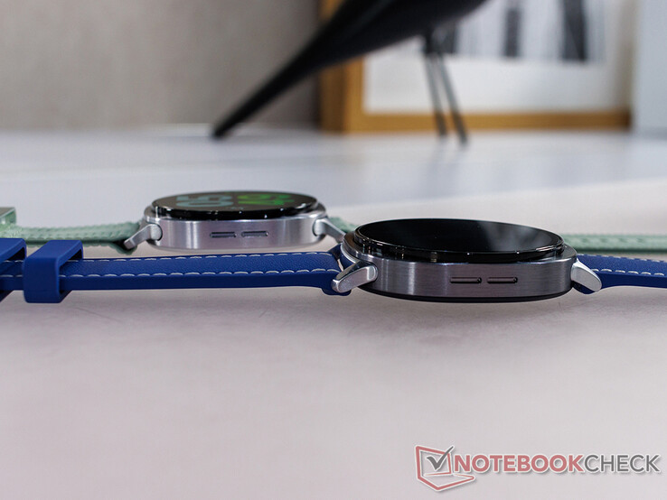 A Samsung állítása szerint a Watch 8 11%-kal vékonyabb, mint elődje. A képen: a Watch 8 két mérete. (Kép forrása: Notebookcheck)