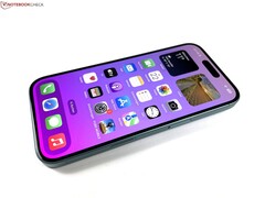 A közelgő Apple iPhone 17 előlapja valószínűleg ugyanaz marad, mint a fenti képen látható iPhone 16-é. (Kép forrása: Own)