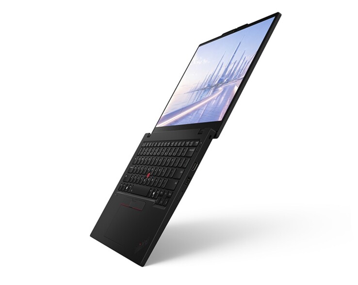 A ThinkPad E13 AI 2026 180°-os zsanérja lehetővé teszi, hogy a kijelző teljesen síkba hajtsa