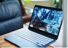 A MacBook Neo iPhone processzort használ egy modern alumínium testben.