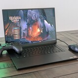Razer Blade 16 RTX 5080 laptop felülvizsgálata: Majdnem olyan gyors, de sokkal olcsóbb