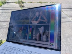 Kültéren, közvetlen napfényben