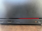 A Steam Machine piros fényű hibakódot jelez, ami nyilvánvalóan memória-újratanítási problémára utal. 