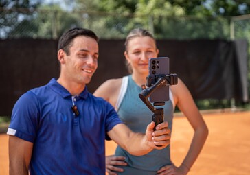 A Hohem V3 Ultra okostelefonos gimbal akár 9 órát is kibír egyetlen töltéssel (Kép forrása: Hohem)