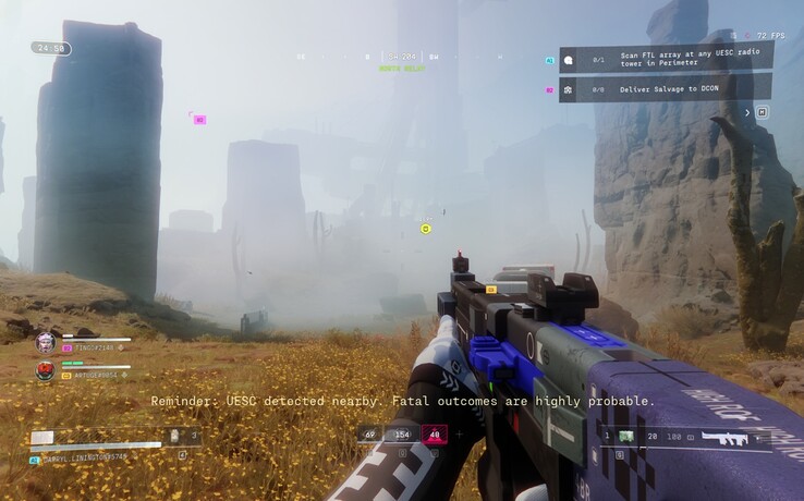 Köd borítja a Perimeter sziklás szakaszát, miközben a Marathon HUD-ja élőben követi a frakció célkitűzéseit és a közeli UESC fenyegetéseket.