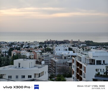 Vivo X300 Pro 12 MP 85 mm-es teleobjektív.