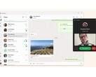 A WhatsApp promóciós képe a Windows 11-en, amely a chat felhasználói felületét mutatja be bézs színű háttér előtt. (Kép forrása: Microsoft Store)