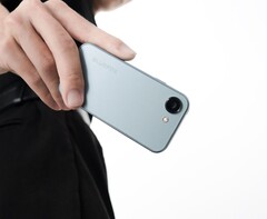 A Bluefox NX1 egy apró, 4 hüvelykes okostelefon a Android 15 címen, amely már világszerte megrendelhető. (Kép forrása: Bluefox)