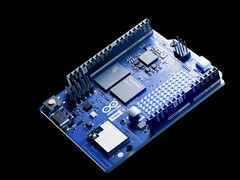 Az Arduino bejelentette az UNO Q nevű új egylapos számítógépet (kép forrása: Arduino)