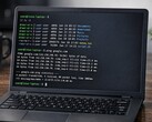 A Linux from Scrach 13.0 hű marad a csak CLI-s megközelítéshez, miközben a legújabb Linux csomagokat kínálja