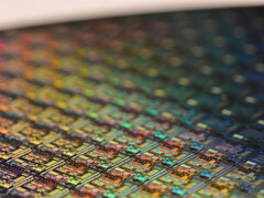 Az okostelefonok chiptervezését felidéző koncepciórajz, amely a MediaTek és a Qualcomm közötti versengés színteréül szolgál (Kép forrása: Unsplash / Laura Ockel)