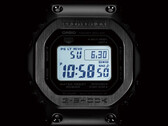 A Casio G-Shock GMW-B5000D-1 (a képen) masszív csavarzáras hátlappal rendelkezik, és a kopásállóság érdekében DLC-kezelést kapott. (Kép forrása: Casio)