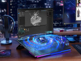 A Legion 9 18IAX10 240 Hz-es kijelzővel és 99 Wh-s akkumulátorral rendelkezik, amelyet egy 400 W-os tápegység táplál.