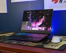 HP HyperX Omen Max 16 teszt: A gamer laptop 460 W-os hálózati adapterrel