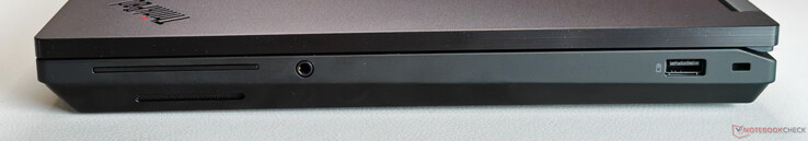 Jobbra: 3,5 mm-es audiocsatlakozó, USB-A 3.2 Gen.2 (10 Gbit/s, Always On), Kensington Nano biztonsági nyílás