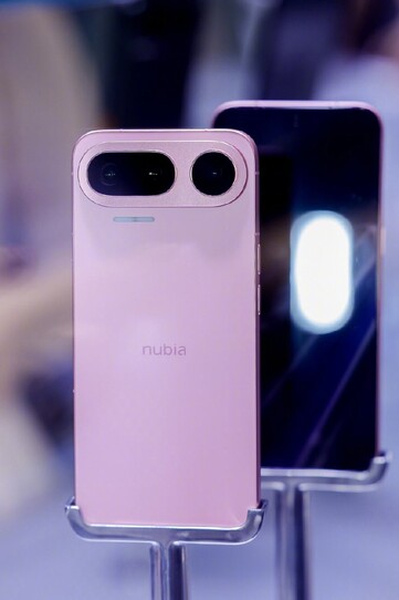A NaviX Ultra rózsaszínben.