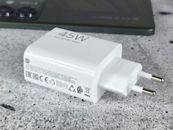 A Poco M7 Pro töltőt külön kell megvásárolni