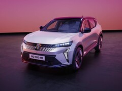 A felfrissített Renault Scenic E-Tech új és továbbfejlesztett funkciókkal rendelkezik. (Kép forrása: Renault)