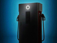 Az 1,5 MW-os cölöp 2400 A áramot és teljes 0-100%-os töltést tesz lehetővé 15 perc alatt. (Kép forrása: Huawei)