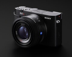 A Sony RX1R III egy 61MP-es full-frame érzékelőt helyez egy kompakt testbe (Kép forrása: Sony)