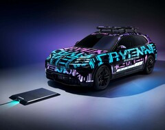 A Porsche Cayenne elektromos SUV vezeték nélküli töltéssel (Kép forrása: Porsche)