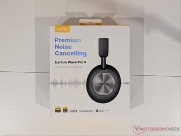 Az EarFun Wave Pro X fejhallgató kiskereskedelmi csomagolása.