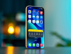 A képen látható iPhone 17 Pro utódja várhatóan jobb kijelzővel rendelkezik majd.