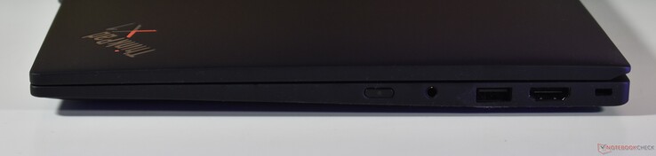 jobbra: 3,5 mm-es hang, 3,5 mm-es hang, USB-A 3.2 Gen 1, HDMI, Kensington-zár