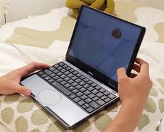A Torsin kompakt vázzal és szokatlanul kerek trackpaddal rendelkezik. (Kép forrása: Torsin)