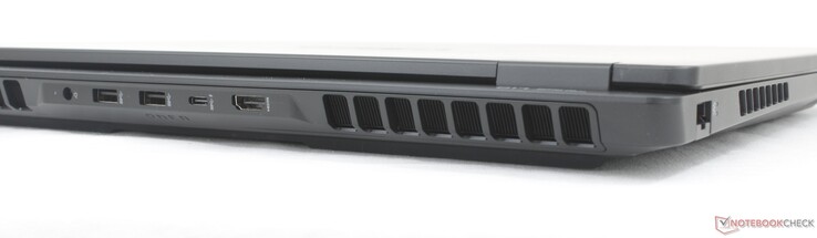 Hátul: (10 Gbps), USB-C w/ DisplayPort 2.1 + Power Delivery 3.1 (10 Gbps), HDMI 2.1