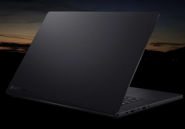 Az Asus ProArt 16 hátsó nézete