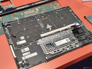 Az új billentyűzetkeret hátoldala: A billentyűzet szükség esetén eltávolítható a keretből (kép forrása: Benjamin Herzig)