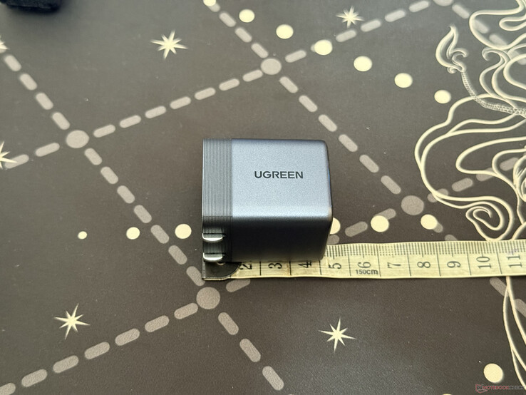 Az Ugreen Nexode Air 65 W hossza