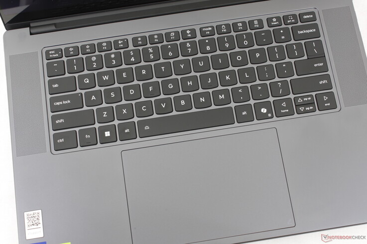 Ugyanaz a kattintópad méret, mint korábban (~15 x 9,5 cm), de a visszajelzés a sekély és gyengébb oldalon van