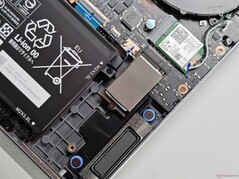 Wi-Fi modul és második SSD foglalat