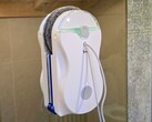 Ablakok, tükrök, ajtók – A Hutt 10 ablaktisztító robot tesztelése