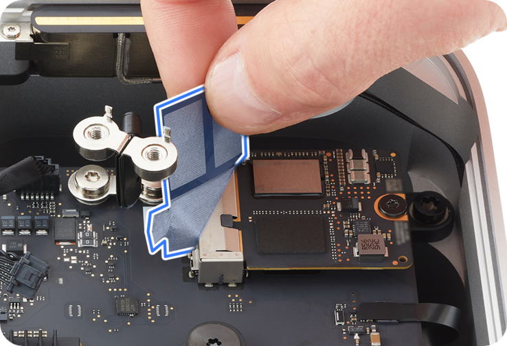 Az új Mac Studio SSD-moduljának elérése