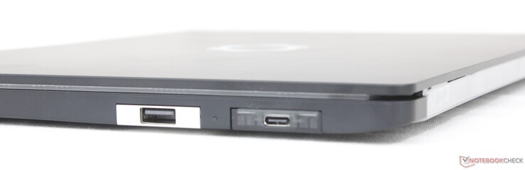 Helyes: 2x USB-C Thunderbolt 4 DisplayPort 2.1-el + 140 W-os tápellátás