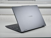 Óvatosan a megfizethető változattal: Lenovo IdeaPad 5 2-in-1 átalakítható laptop az olcsóbb konfigurációk kockázatát mutatja (képünkön: Lenovo IdeaPad 5 2-in-1 14AKP10, kép forrása: Benjamin Herzig/Notebookcheck)