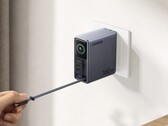 A Nexode Pro 160 W-os töltő behúzható USB-C-kábellel