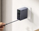 A Nexode Pro 160 W-os töltő behúzható USB-C-kábellel