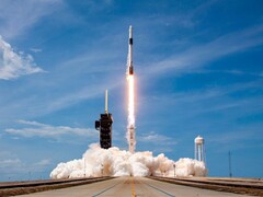 A SpaceX rakéta felszállása a floridai Cape Canaveral indítóbázisáról. (A kép forrása: SpaceX/Flickr)