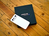 A Vivo X300 FE kiváló teljesítményt és remek kameraminőséget kínál 1 000 eurónál jóval alacsonyabb áron.