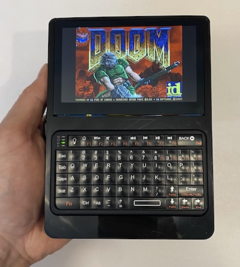 A Bumble-Berry-Pi a polcról beszerezhető alkatrészeket és minimális 3D nyomtatást használ, hogy létrehozzon egy jól kinéző és funkcionális palmtopot (Kép forrása: Samcervantes via Github)