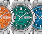 Három Casio MTP-E740 karóra narancssárga, türkiz és élénk kék színben, egymás mellett elhelyezve, áttetsző számlappal, amely alatt láthatók a napot és a dátumot jelző kerekek.